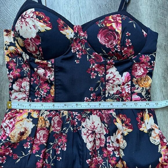 Band of Gypsies Navy Blue Floral Wide Leg Romper Jumpsuit Size Small - Picture 12 of 14